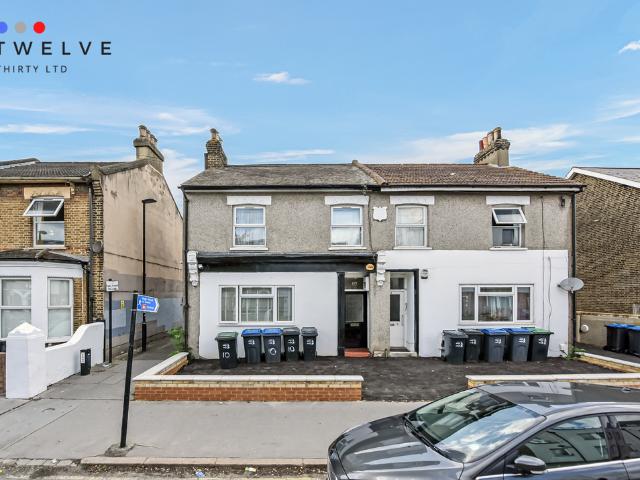 Studio for rent in London Borough of Croydon, South Norwood
