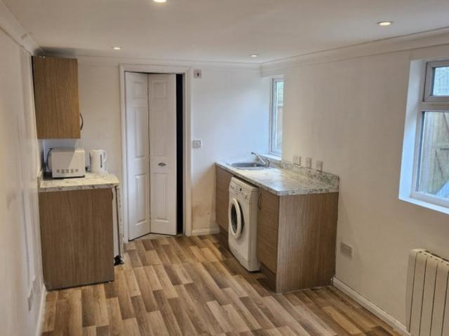 Studio for rent in Bowes, Greater London