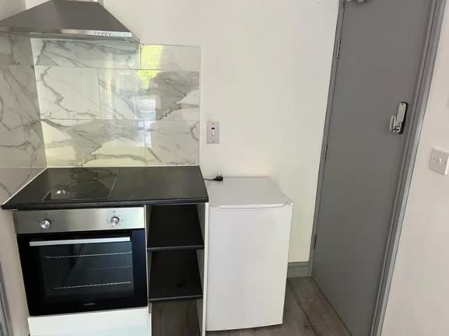 Studio for rent in London Borough of Hounslow, Greater London