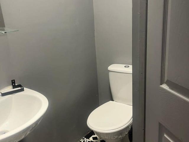 Studio for rent in Wealdstone, Greater London
