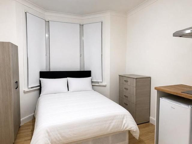 Studio for rent in Leytonstone, Greater London