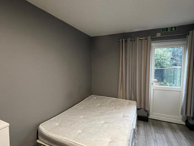 Studio for rent in London Borough of Ealing, Greater London