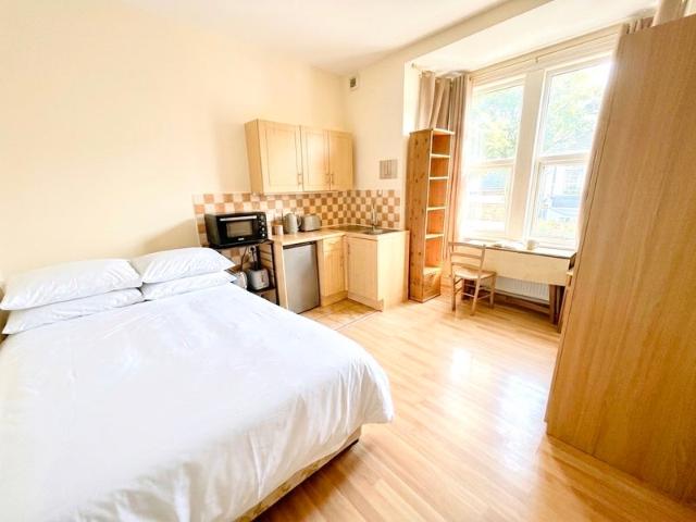 Studio for rent in Shepherd's Bush, Greater London