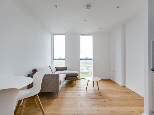 Studio for rent in Shepherd's Bush, Greater London