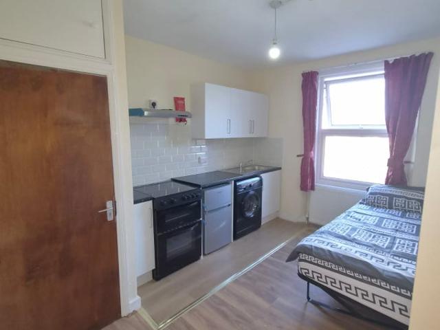 Studio for rent in London Borough of Haringey, Greater London