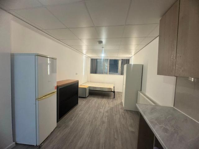Studio for rent in South Yorkshire