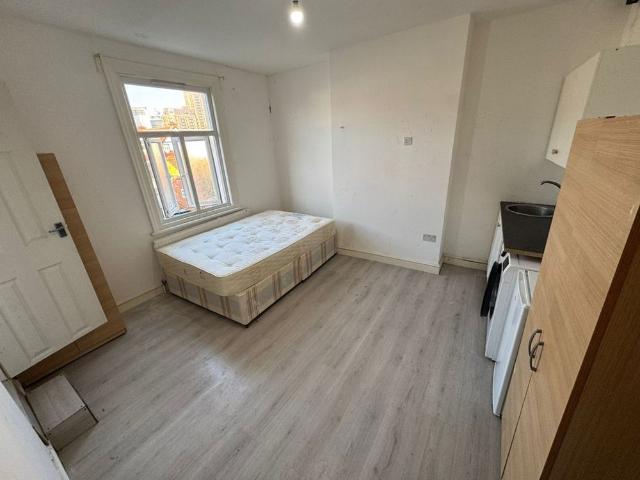 Apartment for rent in Sudbury, Greater London