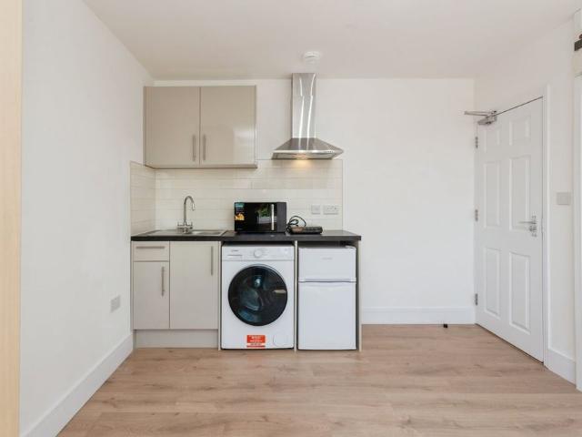 Apartment for rent in Lane, Greater London