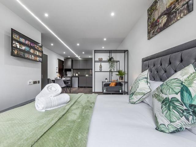 Apartment for rent in Temple Fortune, Greater London