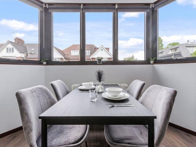 Apartment for rent in Temple Fortune, Greater London