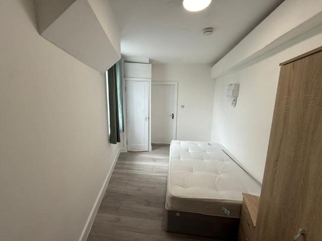 Apartment for rent in Lane, Greater London