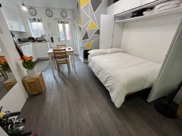Studio for rent in London Borough of Southwark, Greater London