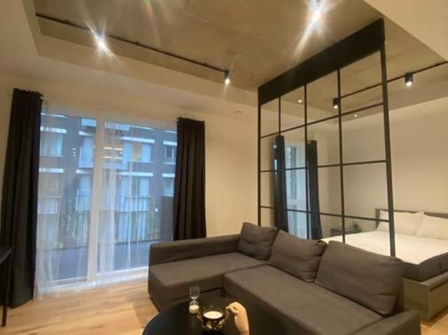 Apartment for rent in Poplar Grove, Greater London