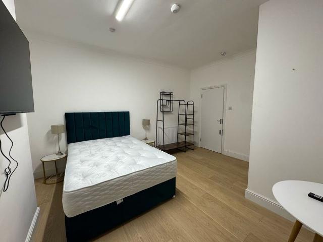Apartment for rent in Kensington, Greater London