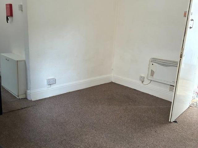 Apartment for rent in Bearwood, Pembridge
