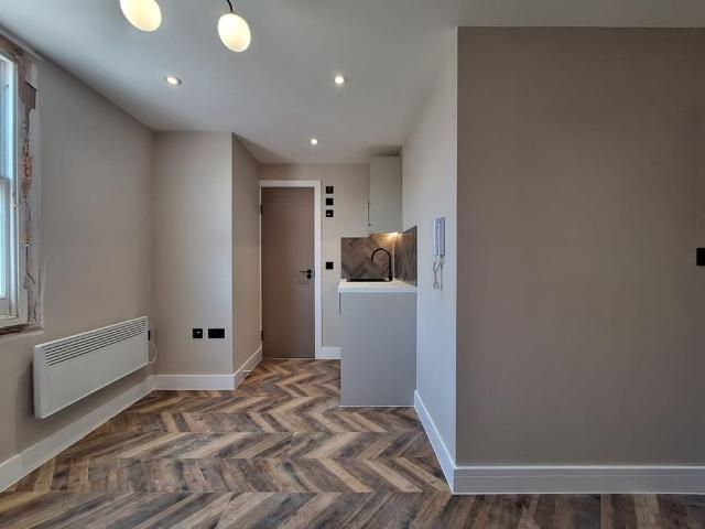 Apartment for rent in Chalk Farm, Greater London