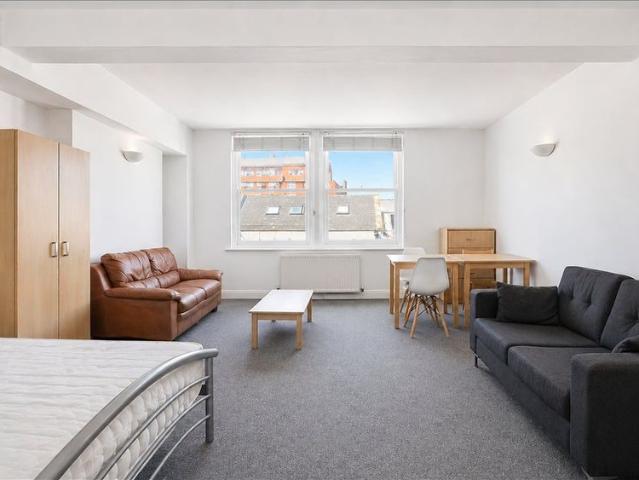 Apartment for rent in Chalk Farm, Greater London