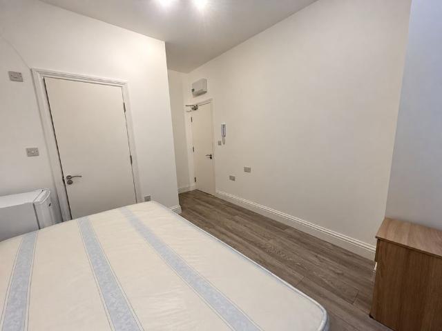 Apartment for rent in Upper Tooting, Greater London