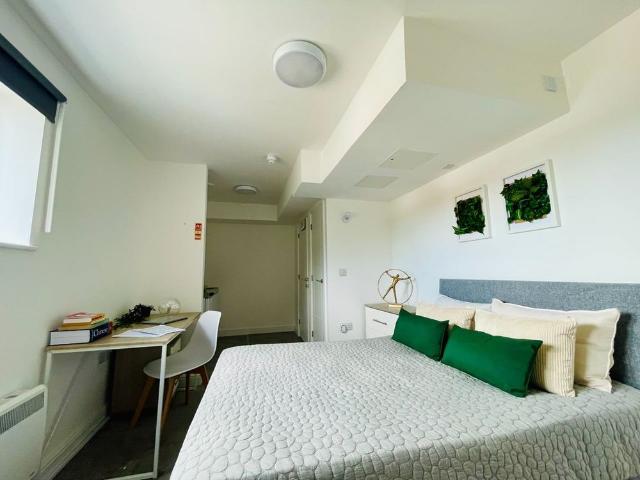 Apartment for rent in The Polygon, City Of Southampton