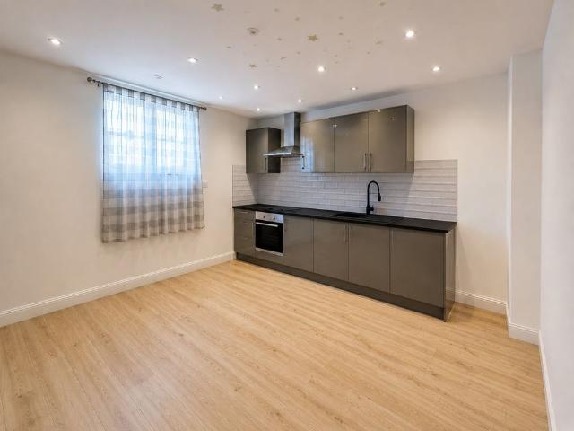 Apartment for rent in Newtown, Reading