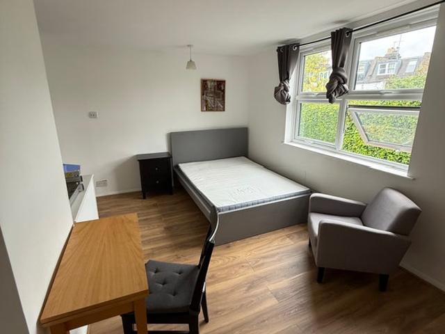 Studio for rent in West Kensington, Greater London