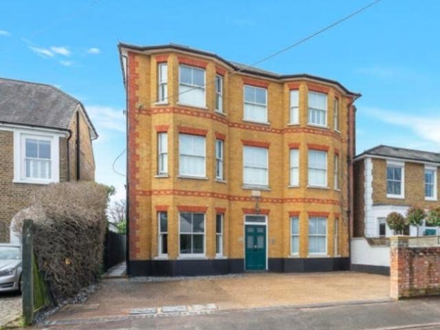 House for rent in Weybridge, Elmbridge