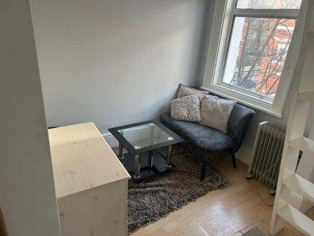Studio for rent in Earl's Court, Greater London