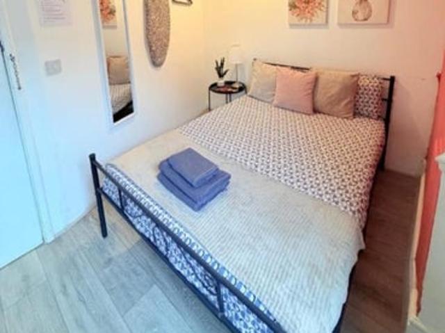 Studio for rent in West Kensington, Greater London