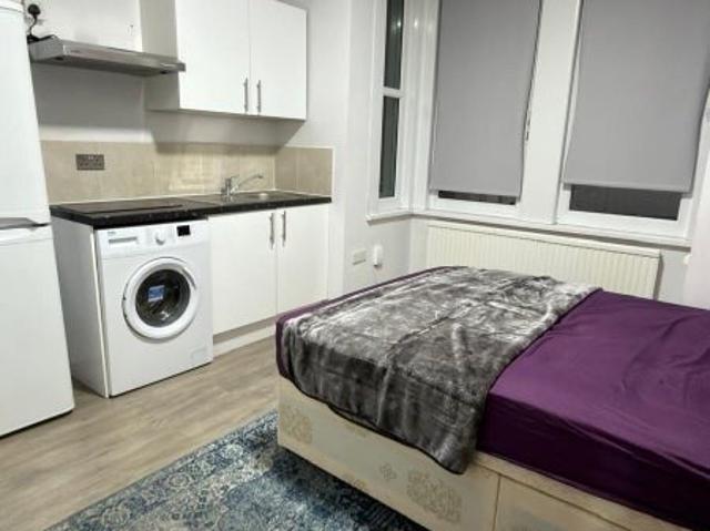 Studio for rent in Harlesden, Greater London