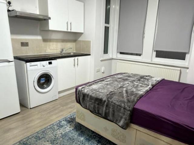 Studio for rent in Harlesden, Greater London
