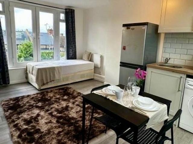 Studio for rent in Harlesden, Greater London
