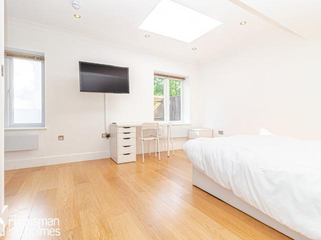 Apartment for rent in West Hendon, The Hyde