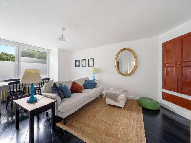 Apartment for rent in Kensal Town