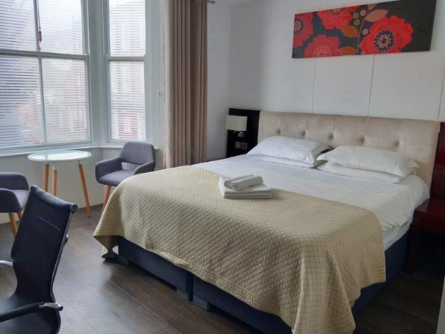 Studio for rent in Queen's Park, Brighton & Hove