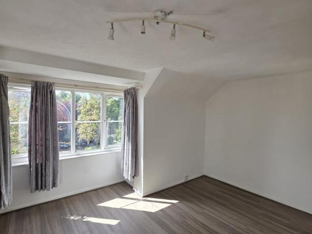 Studio for rent in Colindale, Greater London