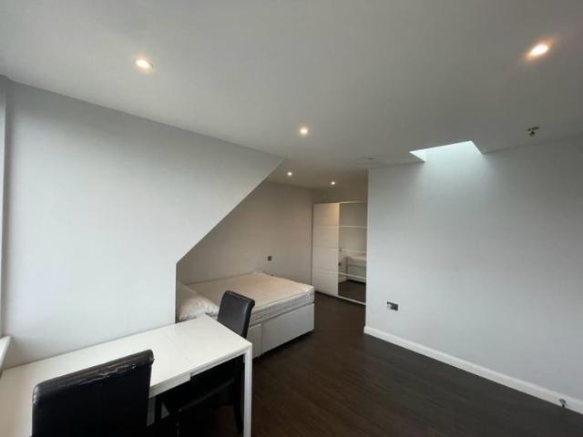 Studio for rent in Cricklewood, Greater London