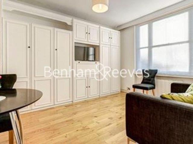 Studio for rent in St. James's, Cat Hill