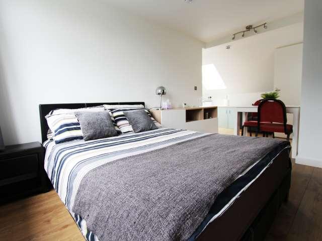 Studio for rent in Childs Hill, Greater London