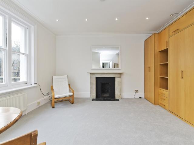 Studio for rent in Earl's Court, Greater London