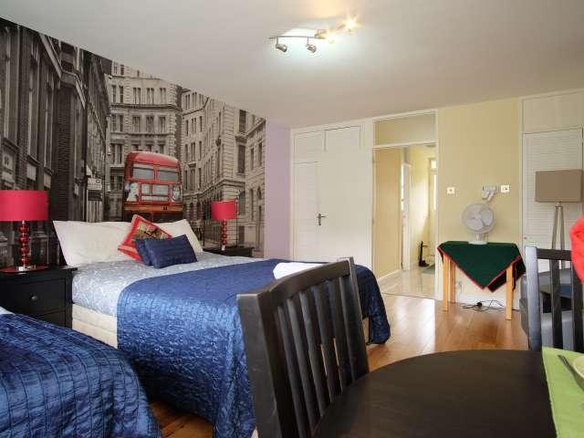 Studio for rent in London Borough of Ealing, Cat Hill