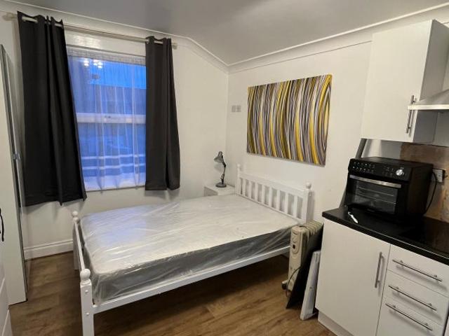 Studio for rent in South Tottenham, Greater London