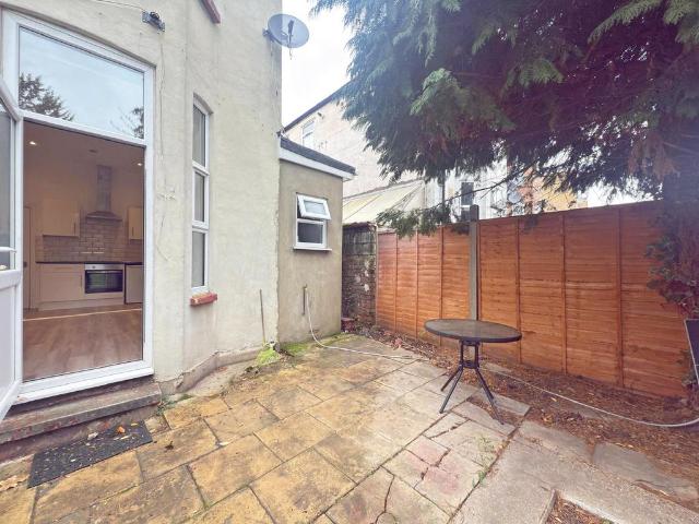 Apartment for rent in London Borough of Hounslow, Greater London