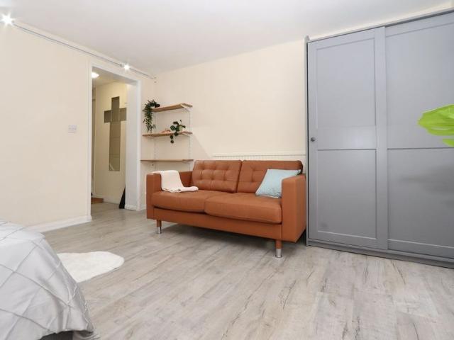 Apartment for rent in Bromley-by-Bow, Bow
