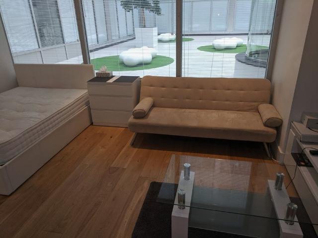 Apartment for rent in London Borough of Hounslow, Greater London