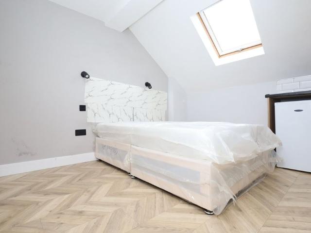 Apartment for rent in Lane, Greater London