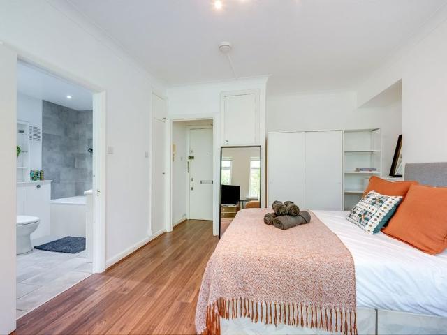 Apartment for rent in Chalk Farm, Greater London