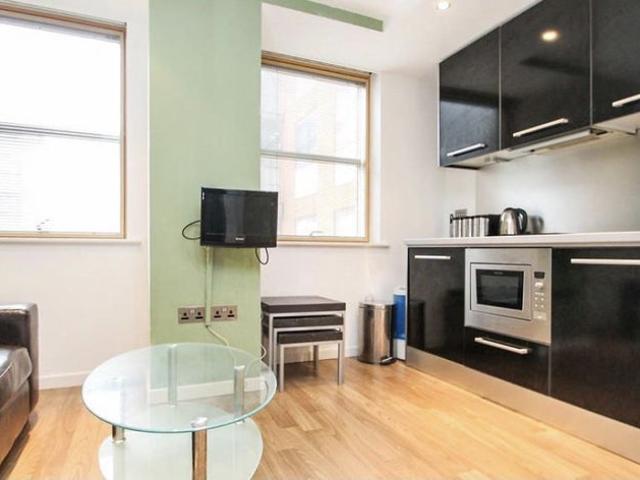 Studio for rent in Holbeck, West Yorkshire