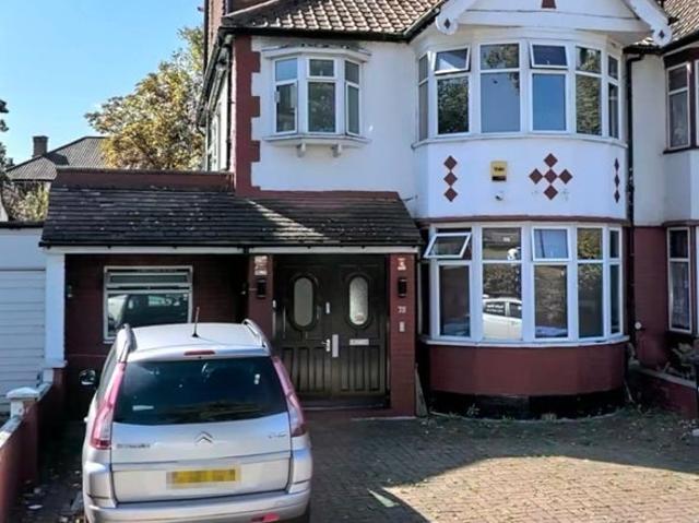 Studio for rent in Dudden Hill, Greater London