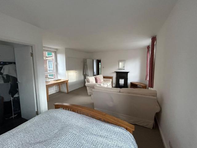 Apartment for rent in Kennington, Greater London