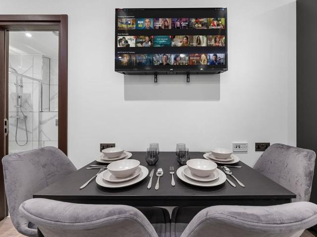 Apartment for rent in Temple Fortune, Greater London